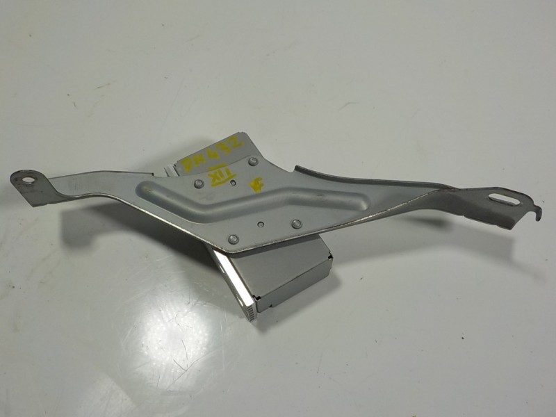 Recambio de modulo electronico para lexus is 300h referencia OEM IAM 8624053020 8624053020 