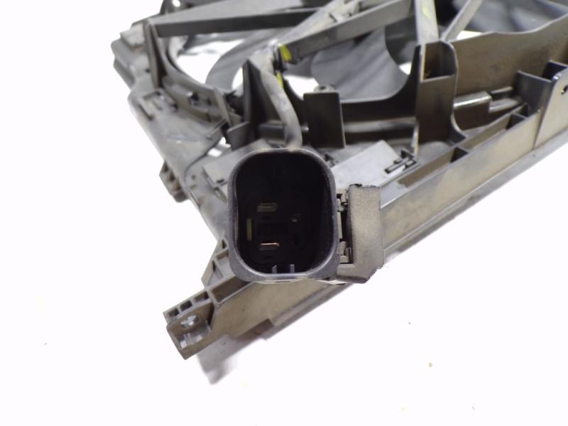 Recambio de electroventilador para bmw serie 5 lim. (f10) 2.0 turbodiesel referencia OEM IAM 17428509740 757568202 