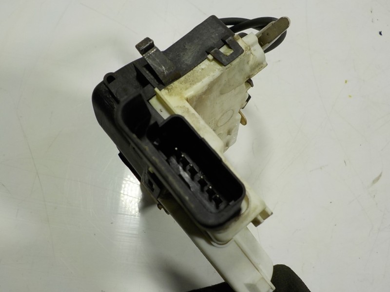 Recambio de cerradura puerta delantera derecha para peugeot 508 2.0 16v hdi fap referencia OEM IAM 9800625780 006257 