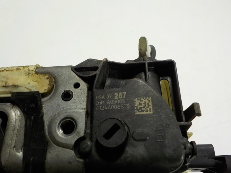 Recambio de cerradura puerta delantera derecha para peugeot 508 2.0 16v hdi fap referencia OEM IAM 9800625780 006257 