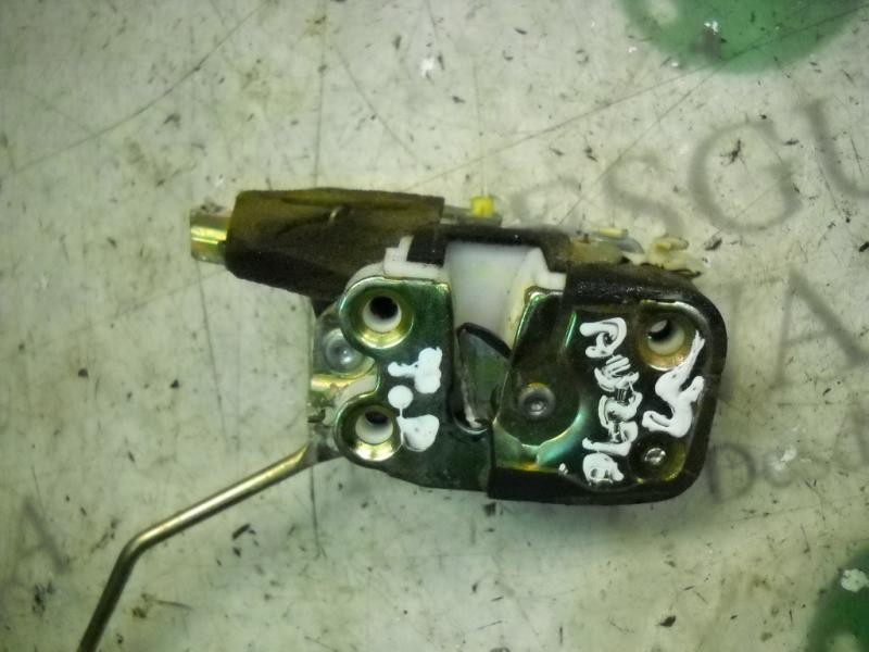 Recambio de cerradura puerta trasera derecha para ssangyong musso 2.9 tdi grand lux referencia OEM IAM   