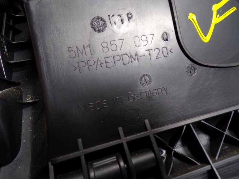 Recambio de guantera para volkswagen tiguan (5n2) 2.0 tdi referencia OEM IAM 5M1857101H82V 5M1857097 
