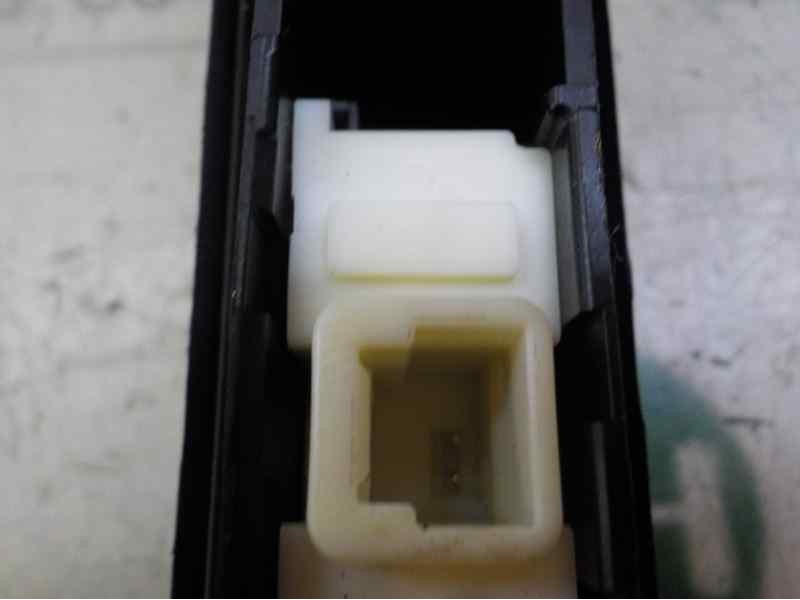 Recambio de maneta porton para toyota prius+ 1.8 16v (híbrido) referencia OEM IAM 8484028030  