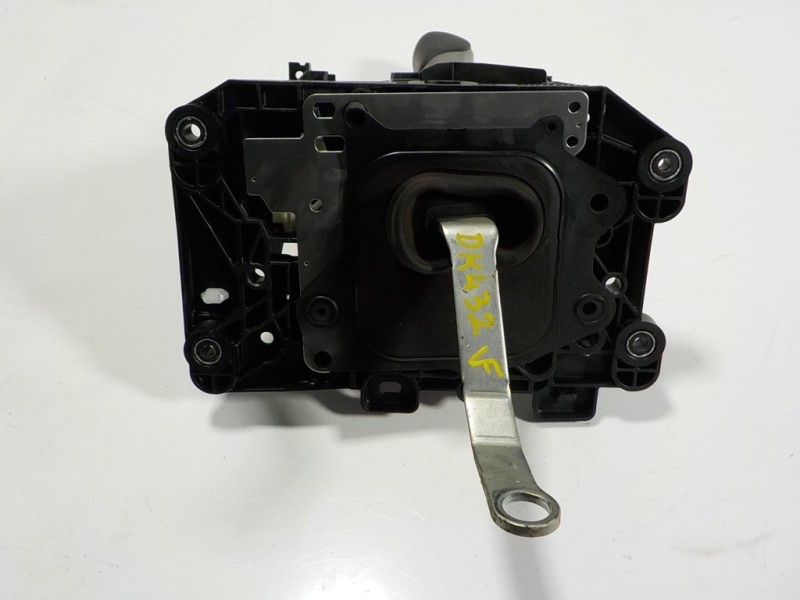 Recambio de palanca cambio para lexus is 300h referencia OEM IAM 3355053320  3350453110C1