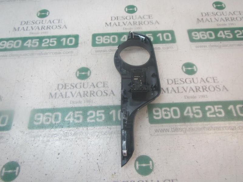 Recambio de mando elevalunas trasero derecho para toyota c-hr hybrid active referencia OEM IAM 84810F4030  