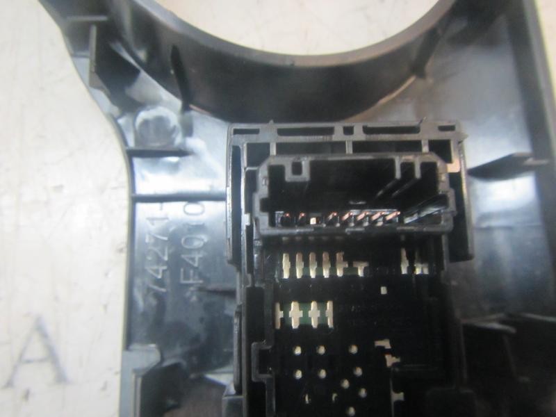 Recambio de mando elevalunas trasero derecho para toyota c-hr hybrid active referencia OEM IAM 84810F4030  