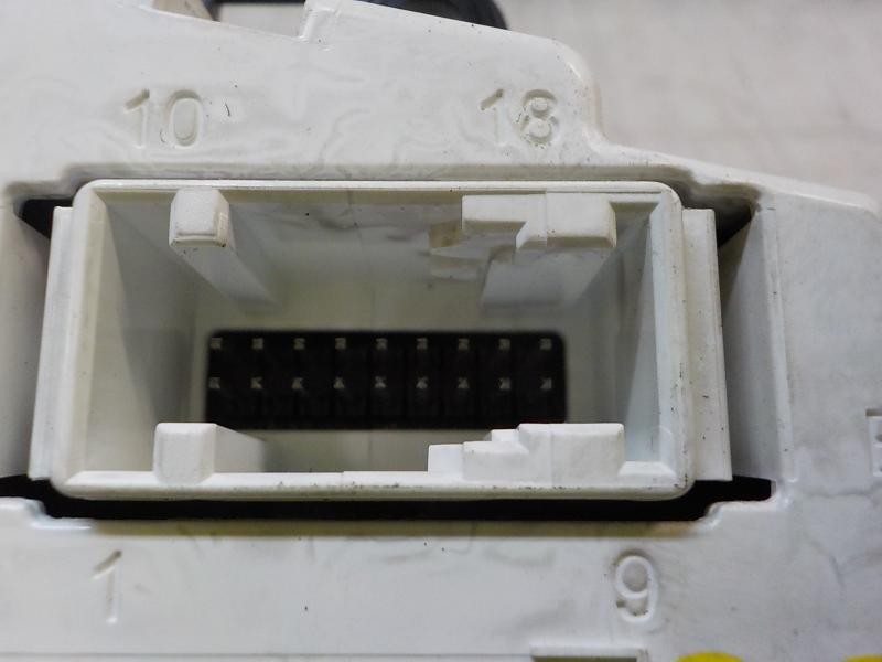 Recambio de mando climatizador para ford fiesta (ccn) trend referencia OEM IAM 1935902 C1BT18C612AC 