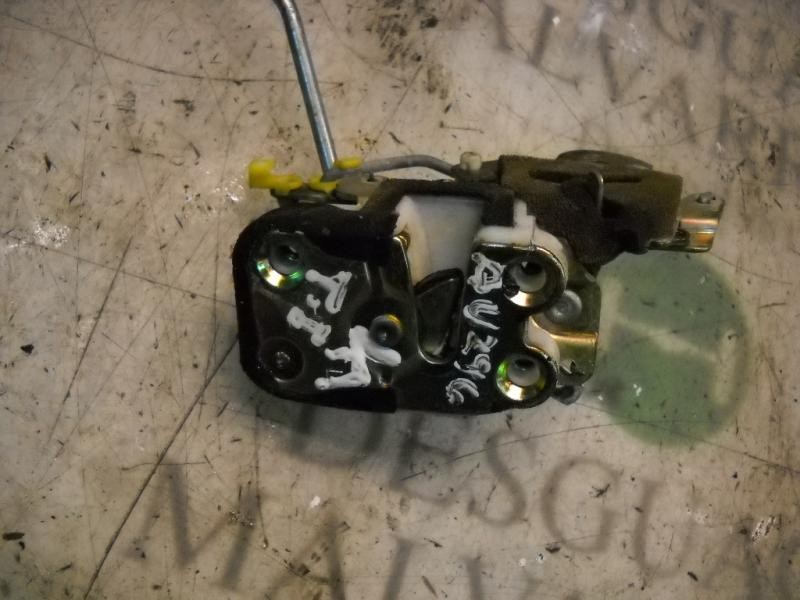 Recambio de cerradura puerta trasera izquierda para ssangyong musso 2.9 tdi grand lux referencia OEM IAM   