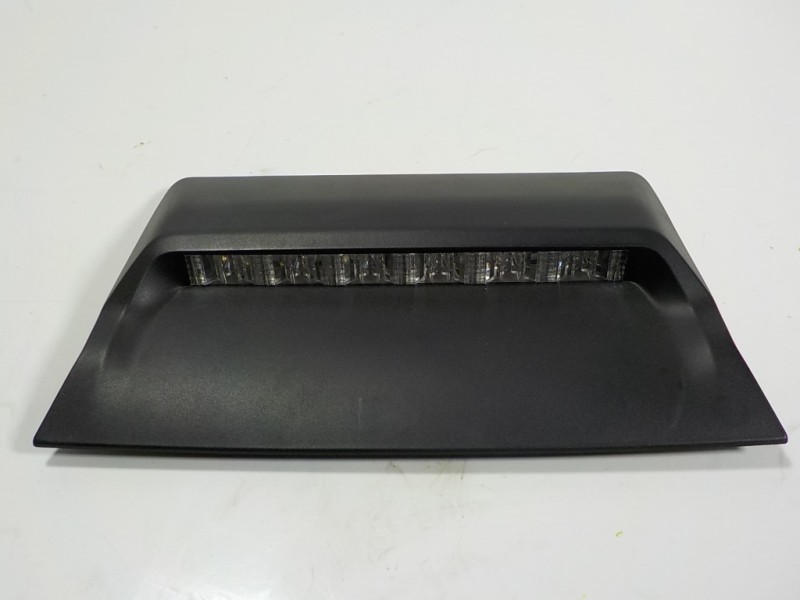 Recambio de piloto trasero central para lexus is 300h referencia OEM IAM 8157030230 30396 