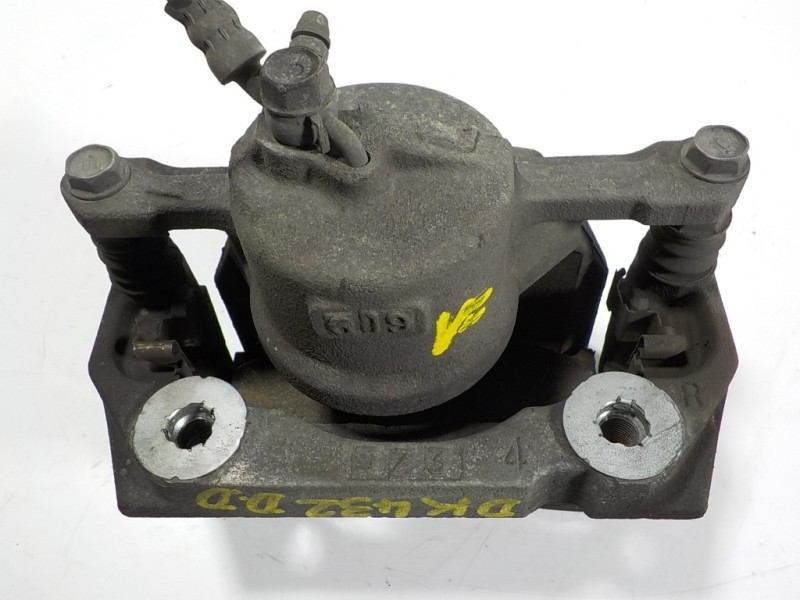 Recambio de pinza freno delantera derecha para lexus is 300h referencia OEM IAM 4773053060  