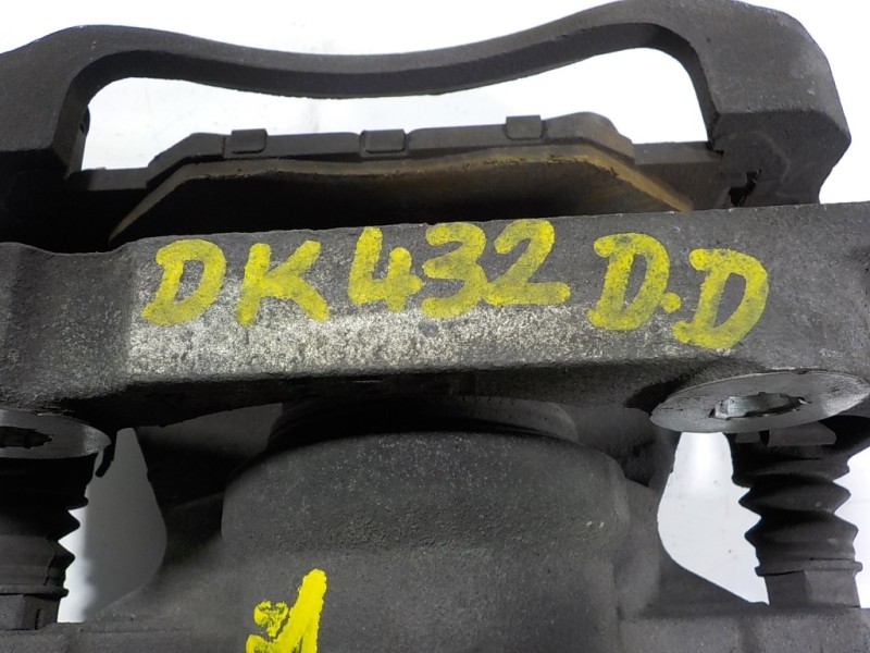 Recambio de pinza freno delantera derecha para lexus is 300h referencia OEM IAM 4773053060  