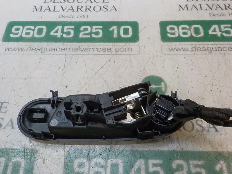 Recambio de maneta interior delantera derecha para ford fiesta (ccn) trend referencia OEM IAM 2146021  