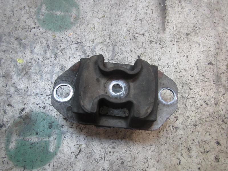Recambio de soporte cambio para renault kangoo 1.5 dci diesel fap referencia OEM IAM   