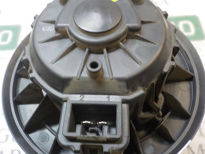 Recambio de motor calefaccion para ford fiesta (ccn) trend referencia OEM IAM 1790329 VP8E2H18456AB 0130115551