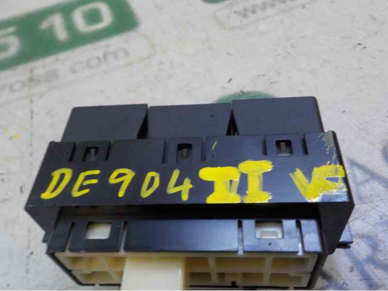 Recambio de mando multifuncion para toyota prius+ 1.8 16v (híbrido) referencia OEM IAM 8401047460  