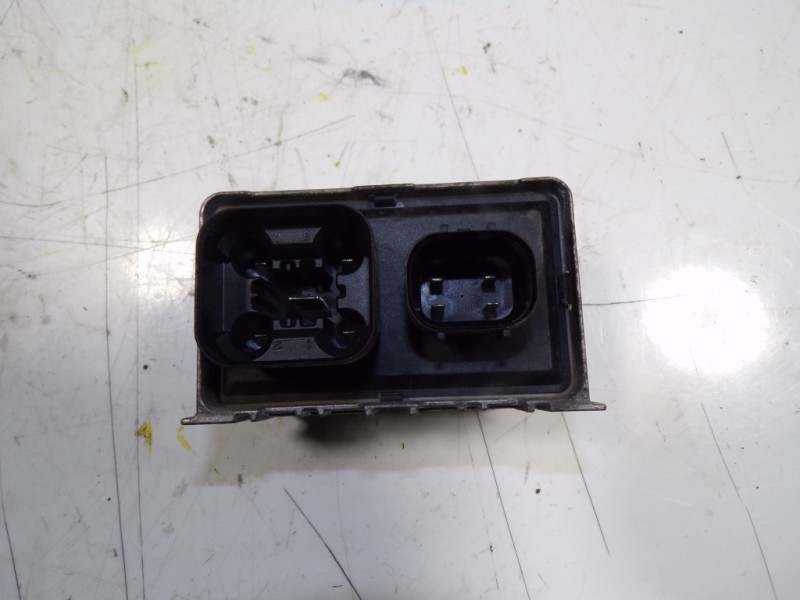 Recambio de caja precalentamiento para opel insignia berlina 2.0 16v cdti referencia OEM IAM 55572812 55574293 0522122601