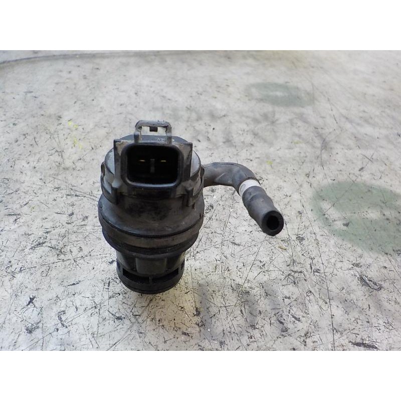 Recambio de bomba limpia para mazda 3 berlina (bk) 1.6 cd diesel cat referencia OEM IAM  8603109120 8603109120