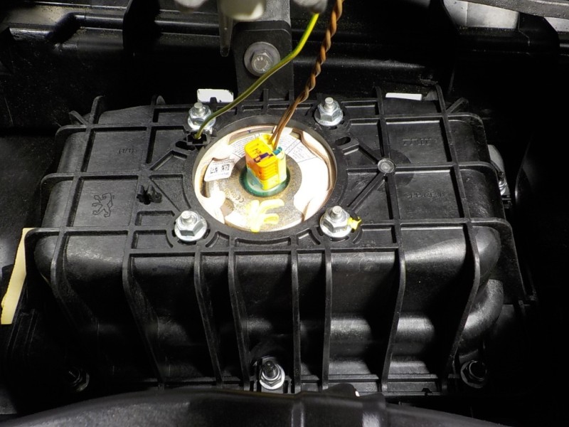 Recambio de salpicadero para peugeot 508 2.0 16v hdi fap referencia OEM IAM 8247X1 9803128780 9803128780