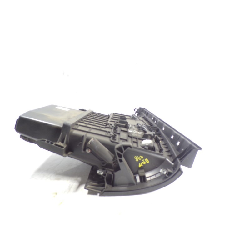 Recambio de guantera para renault megane iii berlina 5 p 1.5 dci diesel fap referencia OEM IAM 681083896R  