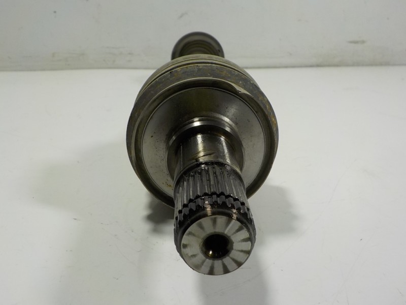 Recambio de transmision trasera izquierda para lexus is 300h referencia OEM IAM 4234053040  