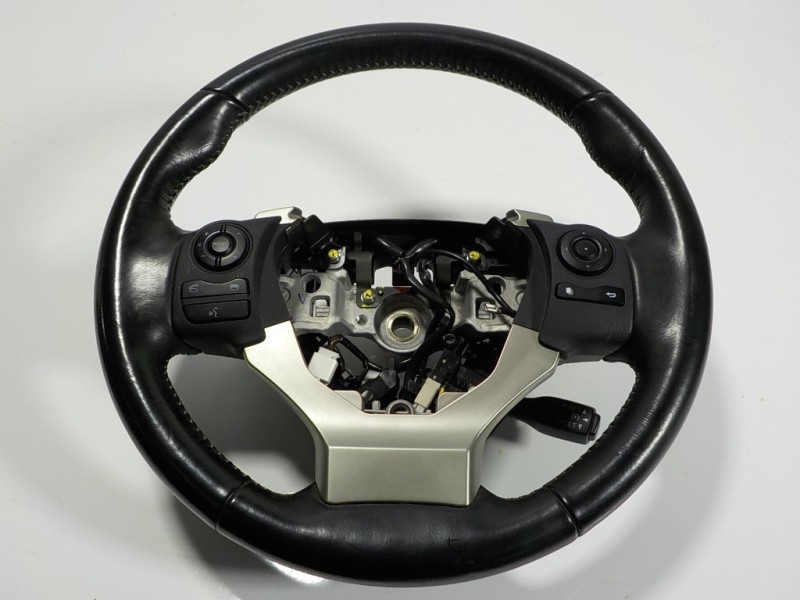 Recambio de volante para lexus is 300h referencia OEM IAM 4510053440C0  