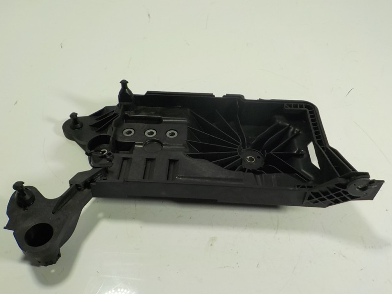 Recambio de moldura para seat leon sportstourer (kl8) 1.5 16v tsi act referencia OEM IAM 05E103925R 5WA915331 