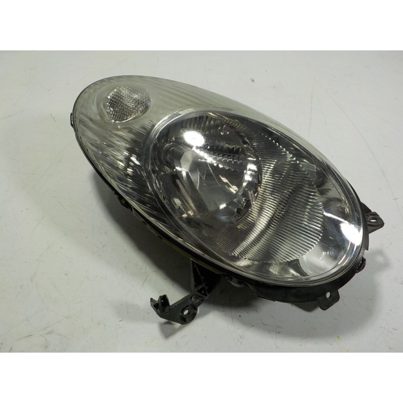 Recambio de faro derecho para nissan micra (k12e) 1.5 dci turbodiesel cat referencia OEM IAM  26010BC500 