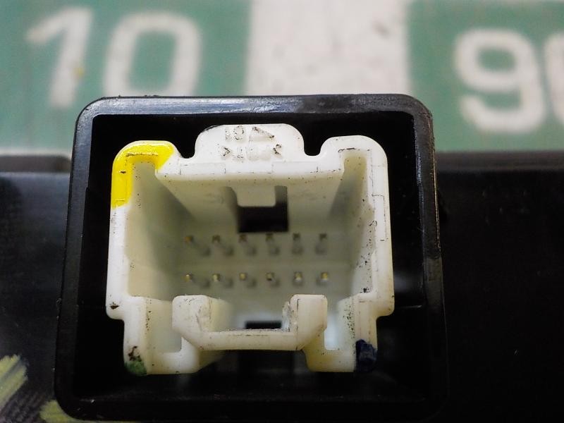 Recambio de pantalla multifuncion para mazda 5 berl. (cr) 2.0 diesel cat referencia OEM IAM CC33611J0B  