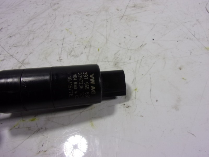 Recambio de bomba limpia para seat alhambra (711) 2.0 tdi referencia OEM IAM 3B7955681 3B7955681 