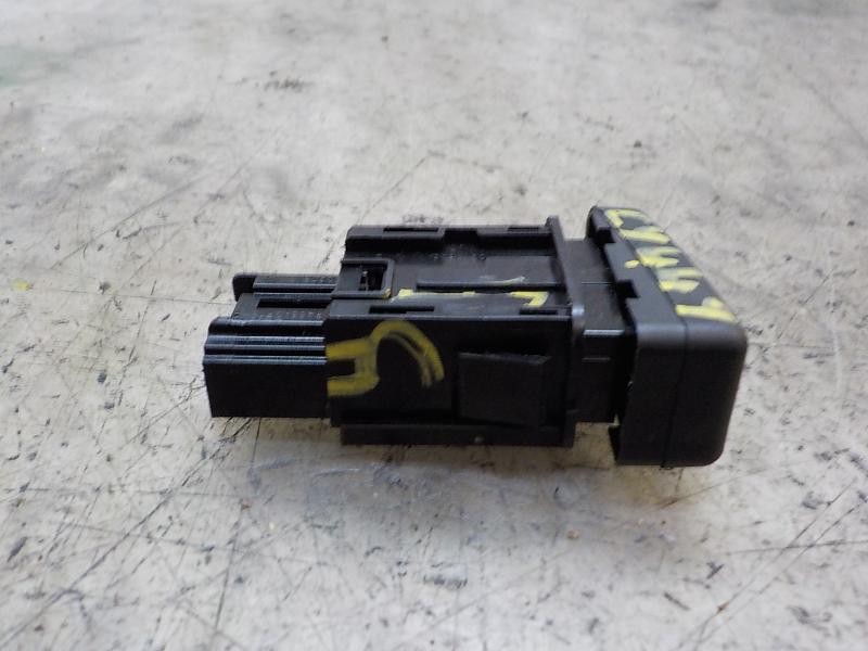 Recambio de warning para mazda 3 berlina (bk) 1.6 cd diesel cat referencia OEM IAM BP4K664H0  