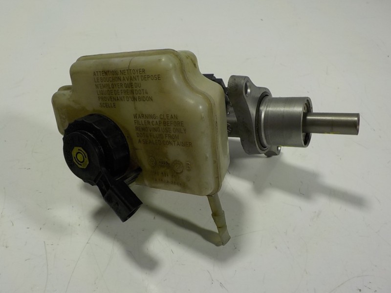 Recambio de bomba freno para volkswagen golf vi (5k1) 1.6 tdi dpf referencia OEM IAM 1K1614019K 1K1611301D 