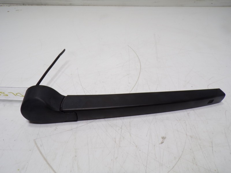 Recambio de brazo limpia trasero para volkswagen golf vi (5k1) 1.6 tdi dpf referencia OEM IAM 5K6955707B  