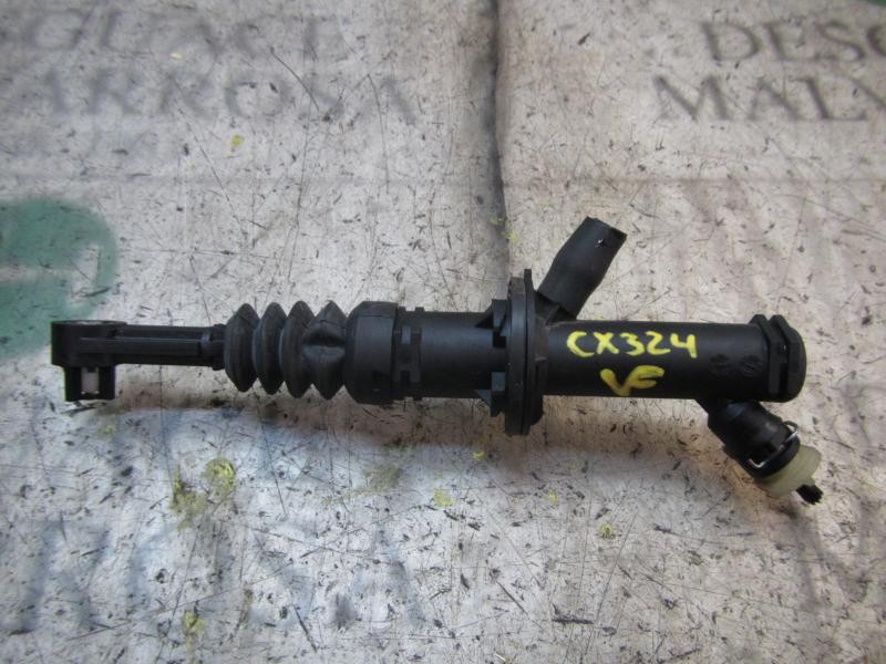 Recambio de bomba embrague para renault megane iii berlina 5 p dynamique referencia OEM IAM 306101808R  