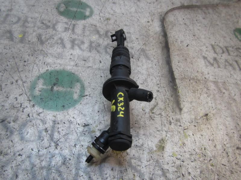 Recambio de bomba embrague para renault megane iii berlina 5 p dynamique referencia OEM IAM 306101808R  