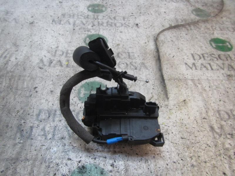 Recambio de cerradura puerta delantera derecha para renault megane iii berlina 5 p dynamique referencia OEM IAM 805020001R  