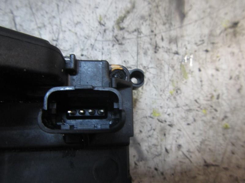 Recambio de cerradura puerta delantera derecha para renault megane iii berlina 5 p dynamique referencia OEM IAM 805020001R  