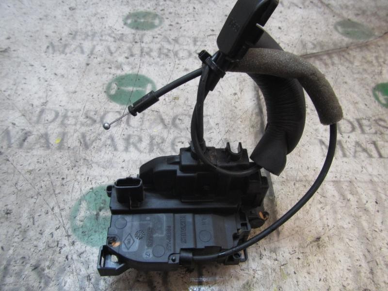Recambio de cerradura puerta trasera izquierda para renault megane iii berlina 5 p dynamique referencia OEM IAM 825030001R  