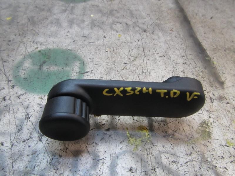 Recambio de maneta elevalunas trasera derecha para renault megane iii berlina 5 p dynamique referencia OEM IAM 8200673745  