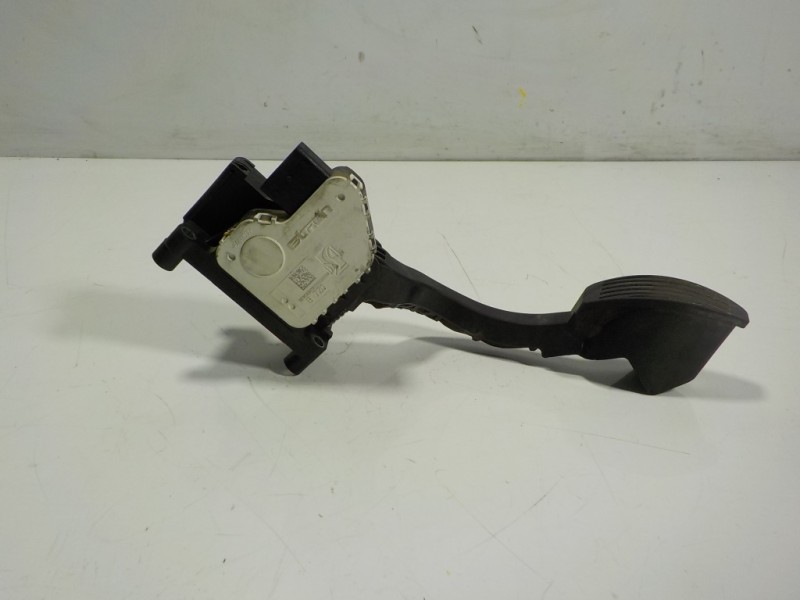 Recambio de potenciometro pedal para fiat panda (319) 1.2 cat referencia OEM IAM 51852090  