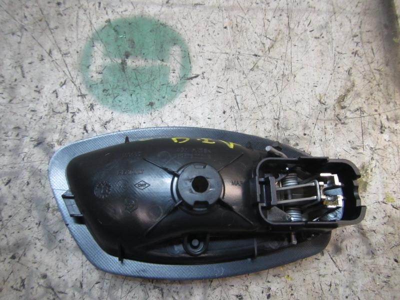 Recambio de maneta interior delantera izquierda para renault megane iii berlina 5 p dynamique referencia OEM IAM 826733790R  