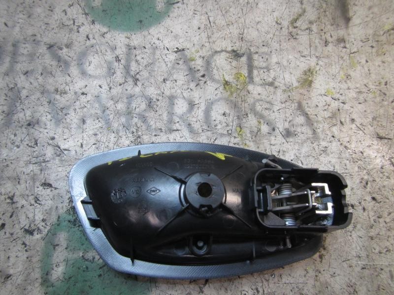 Recambio de maneta interior trasera izquierda para renault megane iii berlina 5 p dynamique referencia OEM IAM 826733790R  