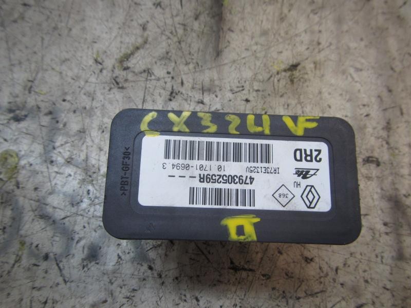 Recambio de modulo electronico para renault megane iii berlina 5 p dynamique referencia OEM IAM 479305259R 479305259R 