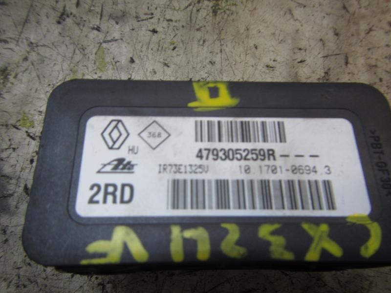 Recambio de modulo electronico para renault megane iii berlina 5 p dynamique referencia OEM IAM 479305259R 479305259R 