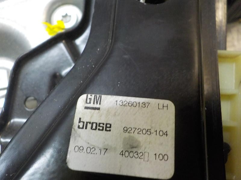 Recambio de elevalunas delantero izquierdo para opel zafira (c) excellence referencia OEM IAM 13369285 13260137 966435201