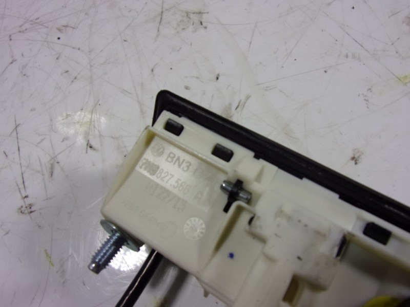 Recambio de maneta porton para seat alhambra (711) 2.0 tdi referencia OEM IAM 7N0827566A 7N0827566 