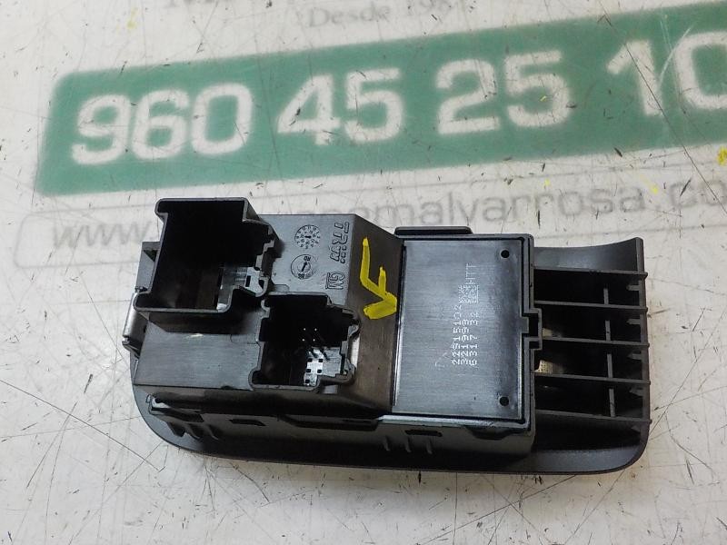 Recambio de mando elevalunas delantero derecho para opel zafira (c) excellence referencia OEM IAM 22915102 22915102 