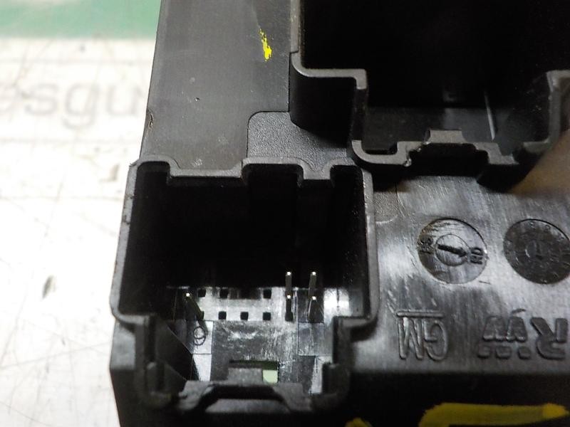 Recambio de mando elevalunas delantero derecho para opel zafira (c) excellence referencia OEM IAM 22915102 22915102 