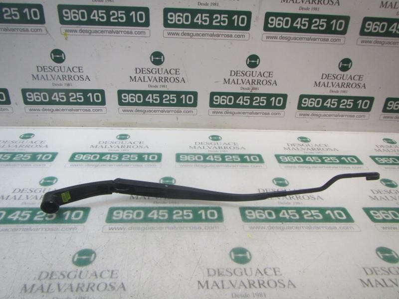 Recambio de brazo limpia delantero derecho para hyundai veloster sport s referencia OEM IAM 983202V000  