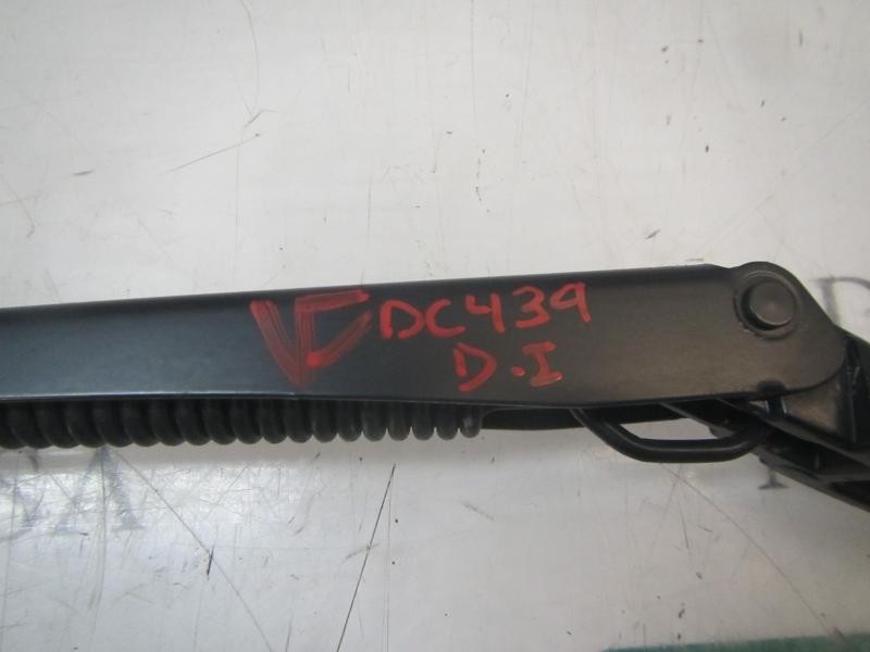 Recambio de brazo limpia delantero izquierdo para hyundai veloster sport s referencia OEM IAM 983102V000  