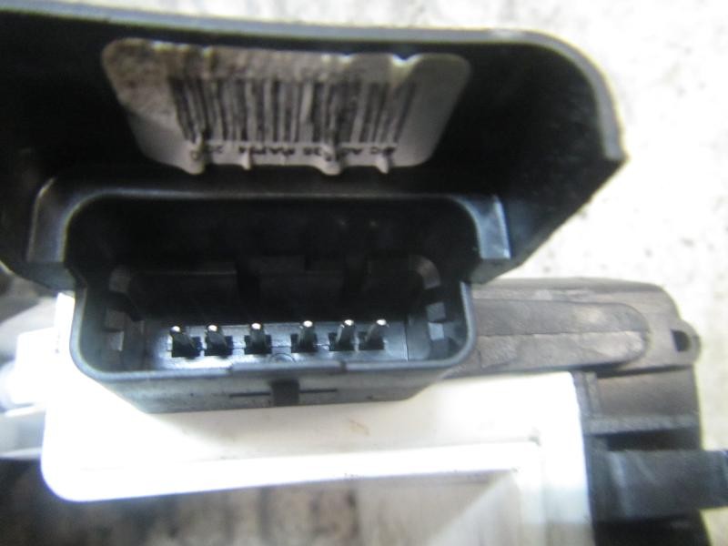 Recambio de cerradura puerta delantera derecha para peugeot 5008 premium referencia OEM IAM 9800623080  